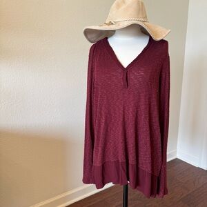 Left Of Center - Anthropologie.  Women's Burgundy V-Neck Top